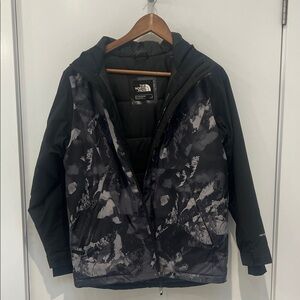The North Face Black and White Patterned Jacket Boys Large (14/16)
